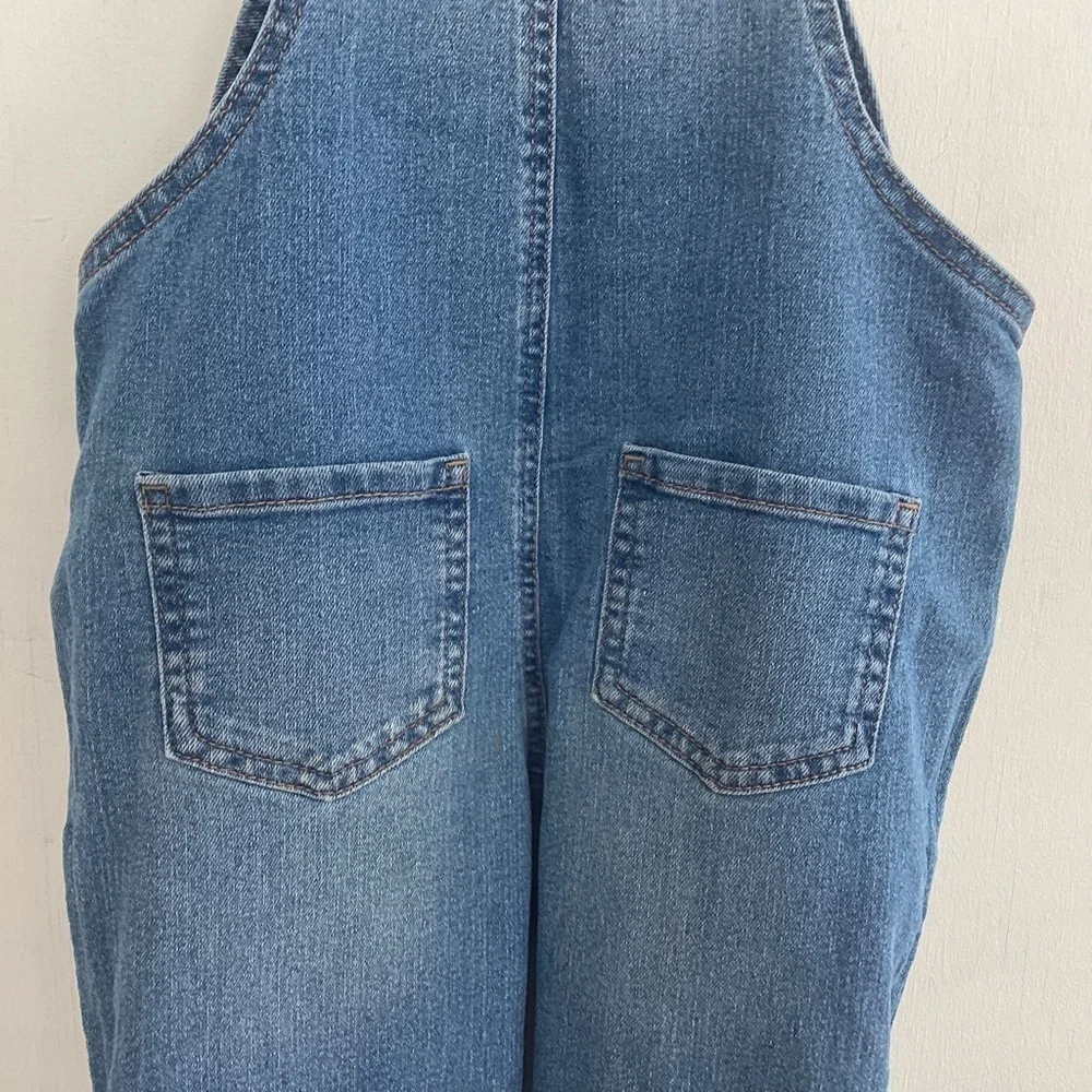 Osh Kosh light wash medium weight denim overalls with front + back logos Sz 5t